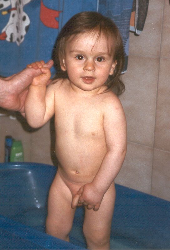 Taking a bath - 57.749 bytes