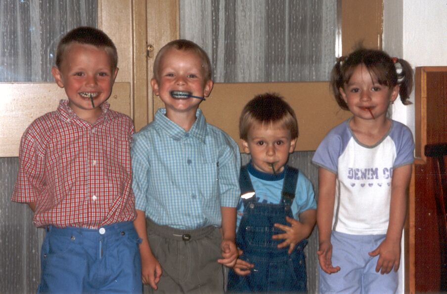 With second cousins - 93.344 bytes