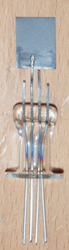 Pinch seal with plate